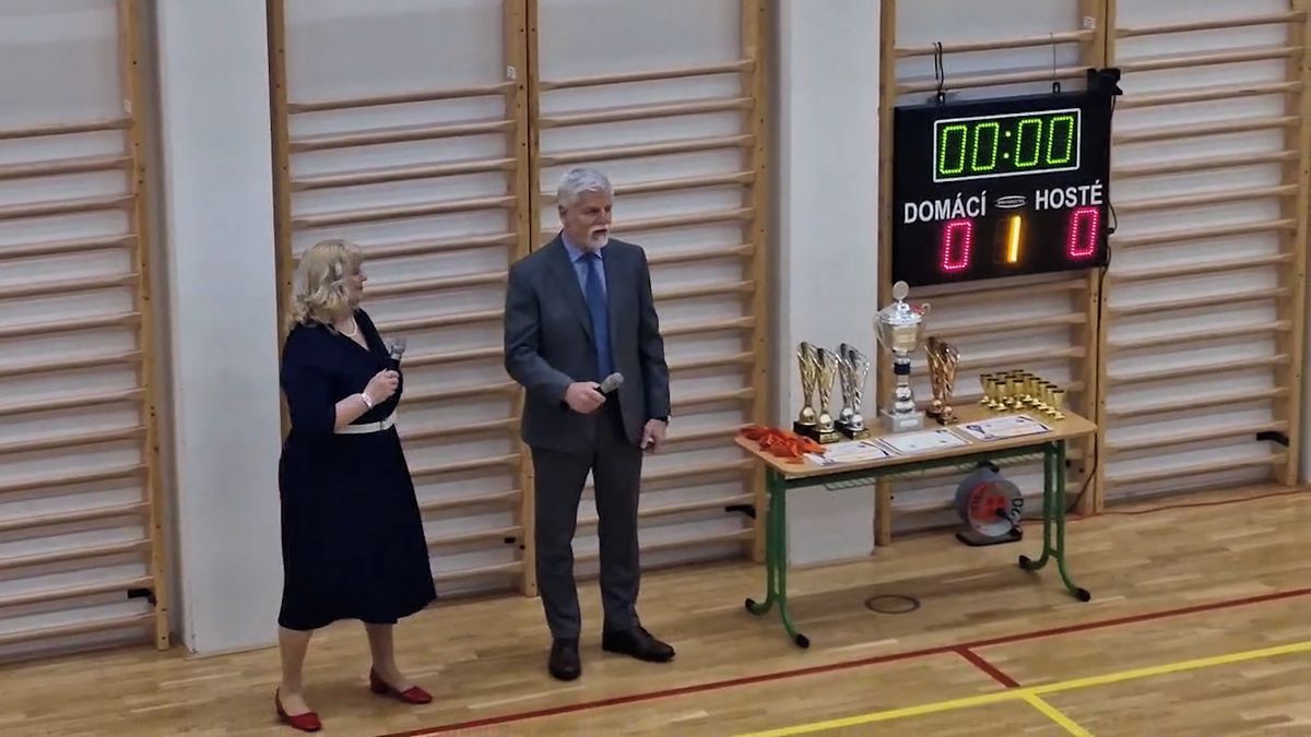 Pavel školákům z Prahy: Obhajobu zvážím